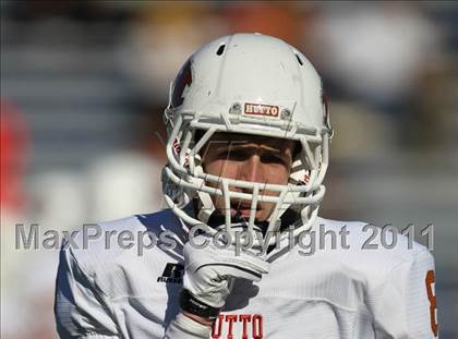Thumbnail 1 in Hutto vs. Poteet (4A Region 2 Bi-District Playoffs) photogallery.
