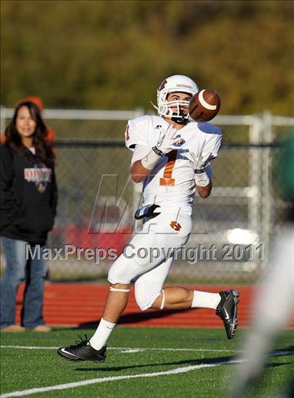 Thumbnail 2 in Hutto vs. Poteet (4A Region 2 Bi-District Playoffs) photogallery.