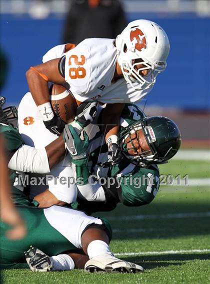 Thumbnail 3 in Hutto vs. Poteet (4A Region 2 Bi-District Playoffs) photogallery.