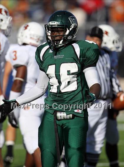 Thumbnail 2 in Hutto vs. Poteet (4A Region 2 Bi-District Playoffs) photogallery.