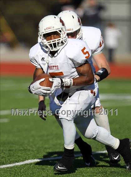 Thumbnail 2 in Hutto vs. Poteet (4A Region 2 Bi-District Playoffs) photogallery.