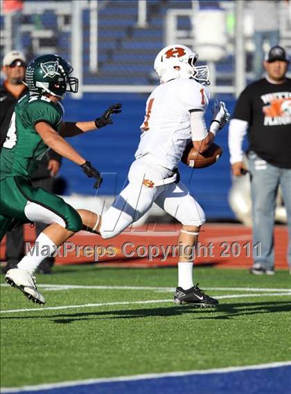 Thumbnail 2 in Hutto vs. Poteet (4A Region 2 Bi-District Playoffs) photogallery.