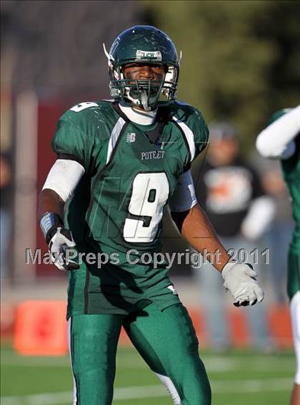 Thumbnail 2 in Hutto vs. Poteet (4A Region 2 Bi-District Playoffs) photogallery.