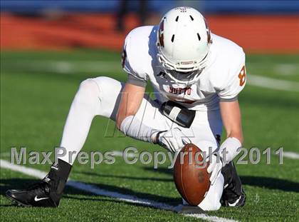 Thumbnail 2 in Hutto vs. Poteet (4A Region 2 Bi-District Playoffs) photogallery.