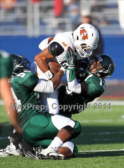 Thumbnail 2 in Hutto vs. Poteet (4A Region 2 Bi-District Playoffs) photogallery.