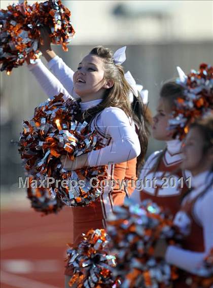 Thumbnail 3 in Hutto vs. Poteet (4A Region 2 Bi-District Playoffs) photogallery.