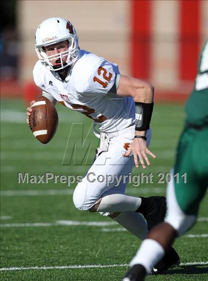 Thumbnail 1 in Hutto vs. Poteet (4A Region 2 Bi-District Playoffs) photogallery.