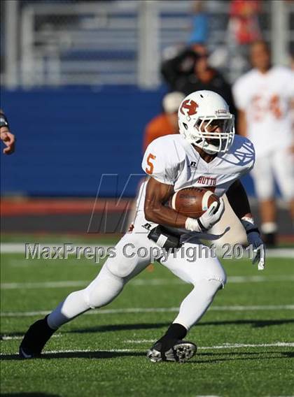 Thumbnail 1 in Hutto vs. Poteet (4A Region 2 Bi-District Playoffs) photogallery.