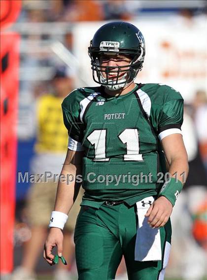 Thumbnail 2 in Hutto vs. Poteet (4A Region 2 Bi-District Playoffs) photogallery.