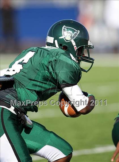Thumbnail 1 in Hutto vs. Poteet (4A Region 2 Bi-District Playoffs) photogallery.