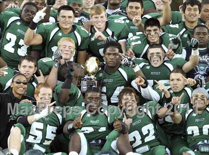 Thumbnail 3 in Hutto vs. Poteet (4A Region 2 Bi-District Playoffs) photogallery.