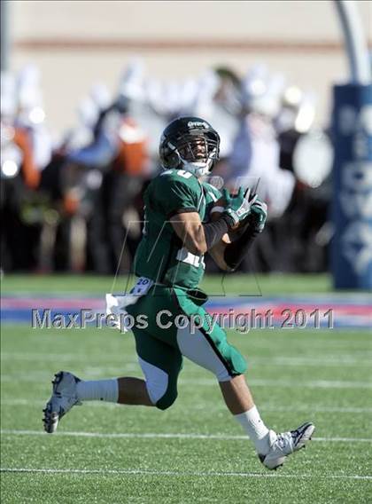 Thumbnail 3 in Hutto vs. Poteet (4A Region 2 Bi-District Playoffs) photogallery.