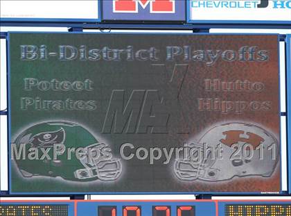 Thumbnail 3 in Hutto vs. Poteet (4A Region 2 Bi-District Playoffs) photogallery.