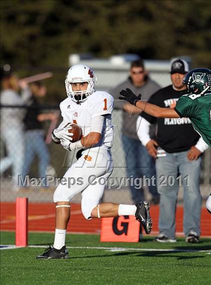 Thumbnail 1 in Hutto vs. Poteet (4A Region 2 Bi-District Playoffs) photogallery.