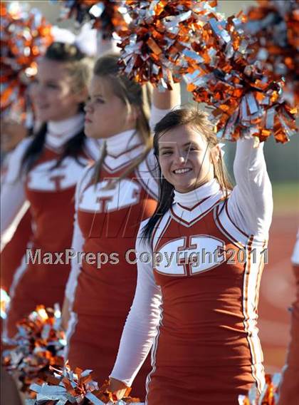 Thumbnail 2 in Hutto vs. Poteet (4A Region 2 Bi-District Playoffs) photogallery.