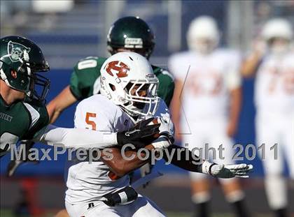Thumbnail 2 in Hutto vs. Poteet (4A Region 2 Bi-District Playoffs) photogallery.