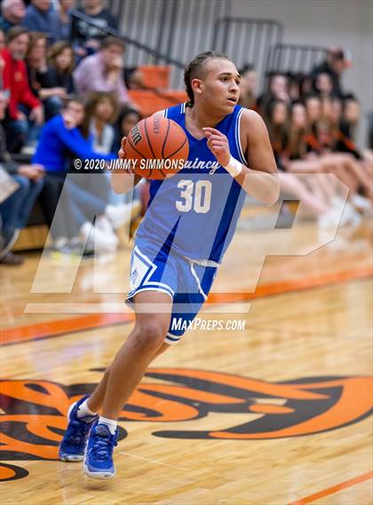Thumbnail 3 in Quincy @ Edwardsville (IHSA 4A Regional Semifinal) photogallery.