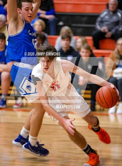Thumbnail 2 in Quincy @ Edwardsville (IHSA 4A Regional Semifinal) photogallery.