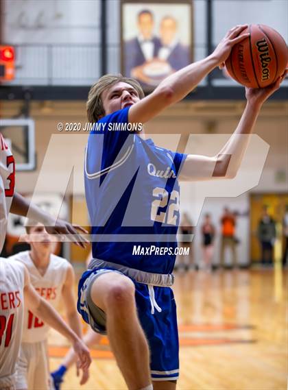 Thumbnail 3 in Quincy @ Edwardsville (IHSA 4A Regional Semifinal) photogallery.