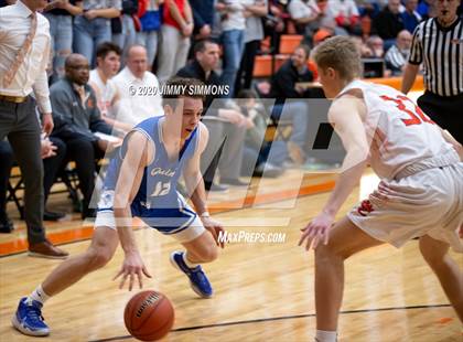 Thumbnail 2 in Quincy @ Edwardsville (IHSA 4A Regional Semifinal) photogallery.
