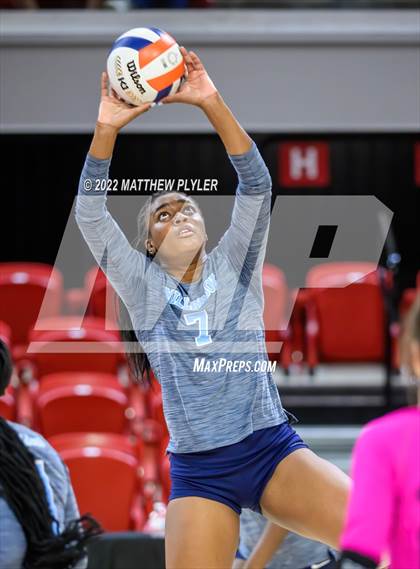 Thumbnail 3 in Sun Valley vs Millbrook (NCHSAA 4A Final) (1 of 2 - the Game) photogallery.