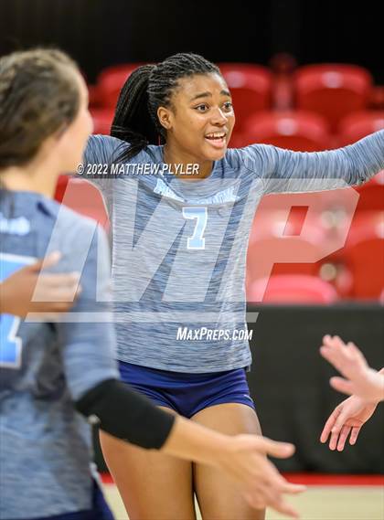 Thumbnail 3 in Sun Valley vs Millbrook (NCHSAA 4A Final) (1 of 2 - the Game) photogallery.