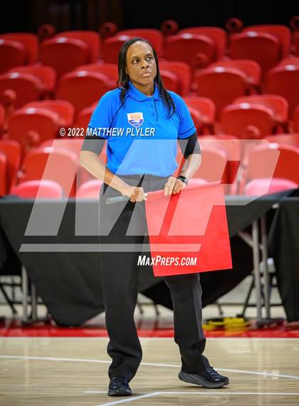 Thumbnail 3 in Sun Valley vs Millbrook (NCHSAA 4A Final) (1 of 2 - the Game) photogallery.