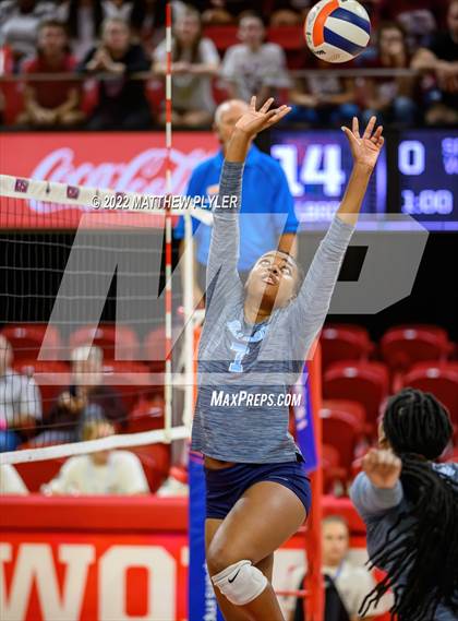 Thumbnail 3 in Sun Valley vs Millbrook (NCHSAA 4A Final) (1 of 2 - the Game) photogallery.