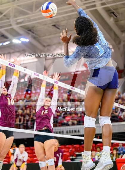 Thumbnail 2 in Sun Valley vs Millbrook (NCHSAA 4A Final) (1 of 2 - the Game) photogallery.
