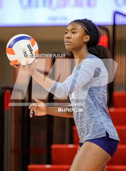Thumbnail 3 in Sun Valley vs Millbrook (NCHSAA 4A Final) (1 of 2 - the Game) photogallery.