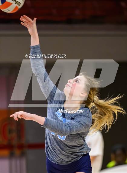 Thumbnail 3 in Sun Valley vs Millbrook (NCHSAA 4A Final) (1 of 2 - the Game) photogallery.