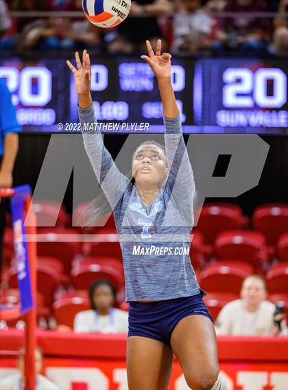 Thumbnail 3 in Sun Valley vs Millbrook (NCHSAA 4A Final) (1 of 2 - the Game) photogallery.