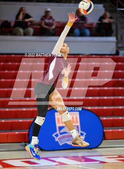 Thumbnail 3 in Sun Valley vs Millbrook (NCHSAA 4A Final) (1 of 2 - the Game) photogallery.