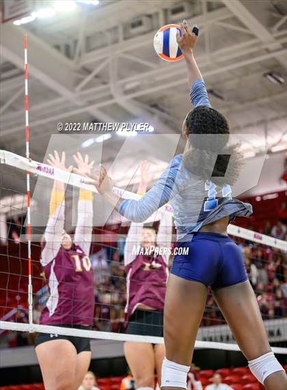 Thumbnail 2 in Sun Valley vs Millbrook (NCHSAA 4A Final) (1 of 2 - the Game) photogallery.