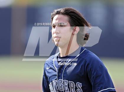 Thumbnail 1 in Corsicana vs. Lone Star (UIL 5A Regional Semifinal) photogallery.