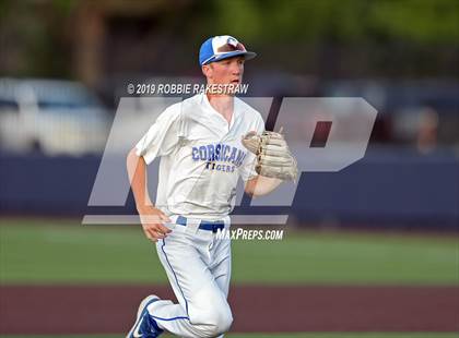 Thumbnail 2 in Corsicana vs. Lone Star (UIL 5A Regional Semifinal) photogallery.