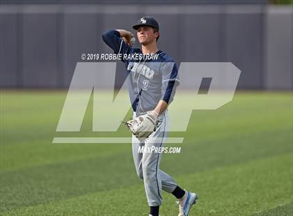 Thumbnail 3 in Corsicana vs. Lone Star (UIL 5A Regional Semifinal) photogallery.