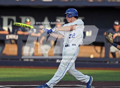 Thumbnail 2 in Corsicana vs. Lone Star (UIL 5A Regional Semifinal) photogallery.