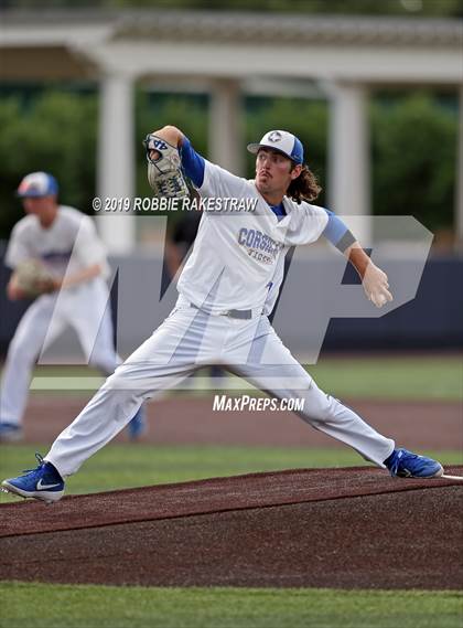 Thumbnail 3 in Corsicana vs. Lone Star (UIL 5A Regional Semifinal) photogallery.