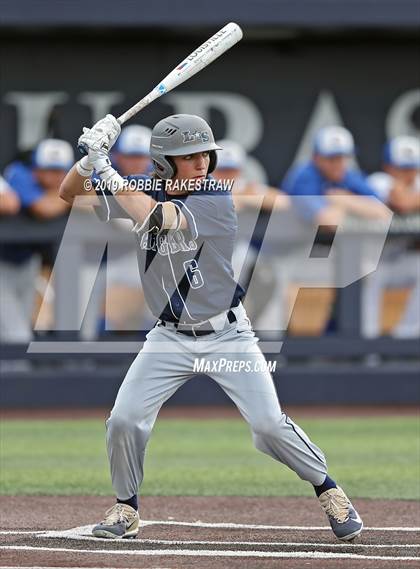 Thumbnail 3 in Corsicana vs. Lone Star (UIL 5A Regional Semifinal) photogallery.