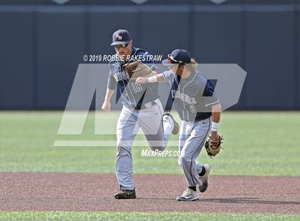 Thumbnail 2 in Corsicana vs. Lone Star (UIL 5A Regional Semifinal) photogallery.