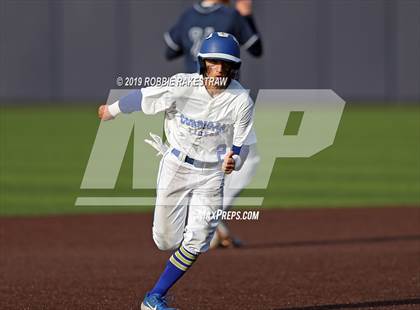 Thumbnail 3 in Corsicana vs. Lone Star (UIL 5A Regional Semifinal) photogallery.