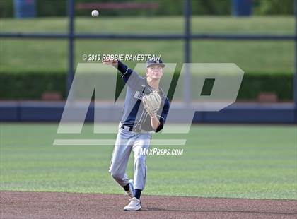 Thumbnail 3 in Corsicana vs. Lone Star (UIL 5A Regional Semifinal) photogallery.