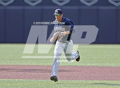 Thumbnail 3 in Corsicana vs. Lone Star (UIL 5A Regional Semifinal) photogallery.
