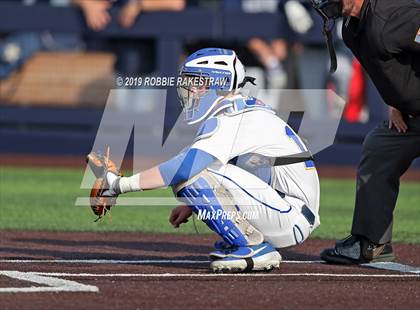 Thumbnail 2 in Corsicana vs. Lone Star (UIL 5A Regional Semifinal) photogallery.