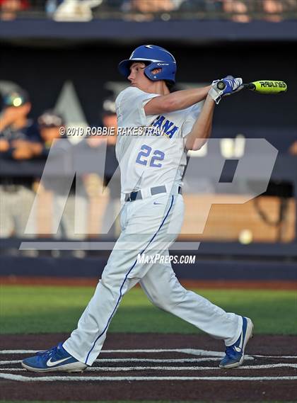 Thumbnail 3 in Corsicana vs. Lone Star (UIL 5A Regional Semifinal) photogallery.