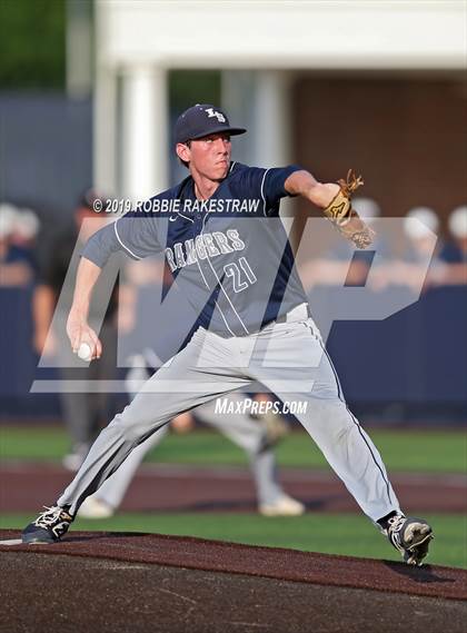 Thumbnail 3 in Corsicana vs. Lone Star (UIL 5A Regional Semifinal) photogallery.