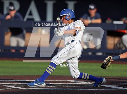 Thumbnail 2 in Corsicana vs. Lone Star (UIL 5A Regional Semifinal) photogallery.