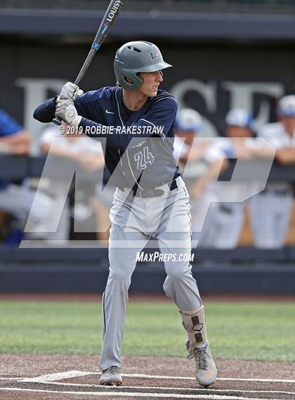 Thumbnail 3 in Corsicana vs. Lone Star (UIL 5A Regional Semifinal) photogallery.