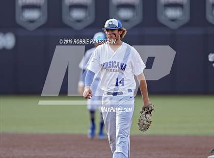 Thumbnail 3 in Corsicana vs. Lone Star (UIL 5A Regional Semifinal) photogallery.